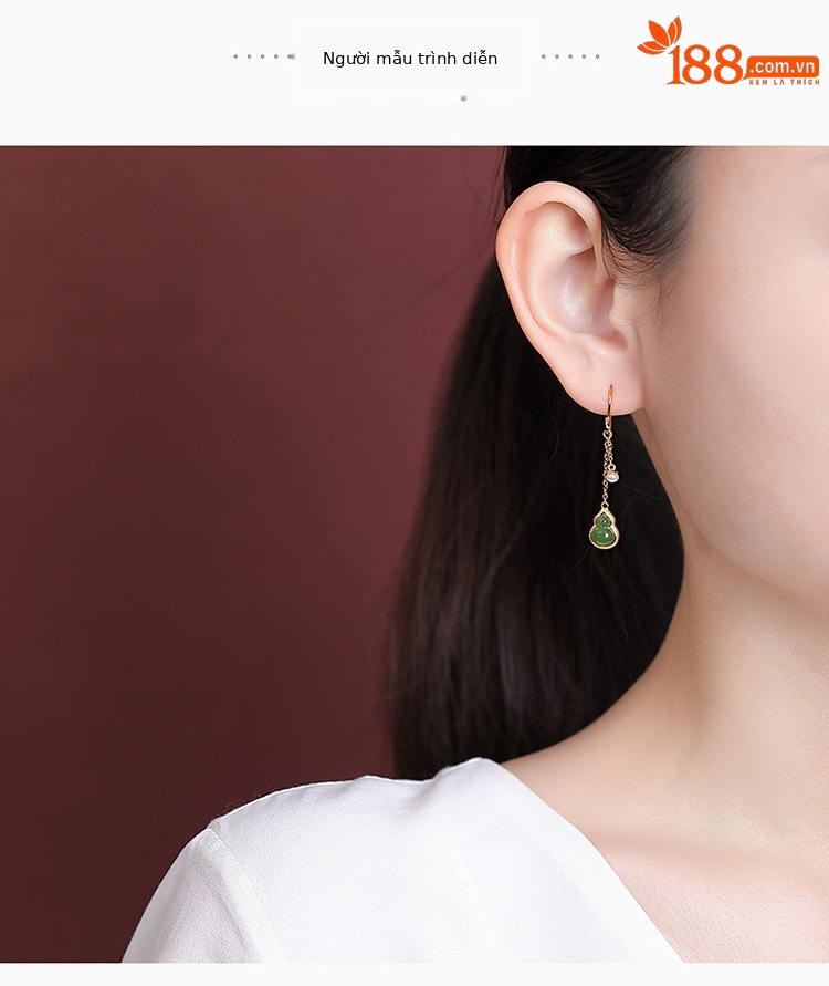 Bông tai bạc S925 mạ vàng đính ngọc bích Hetian và ngọc trai phong cách chinoiserie dáng dài — một cặp chi tiết 4