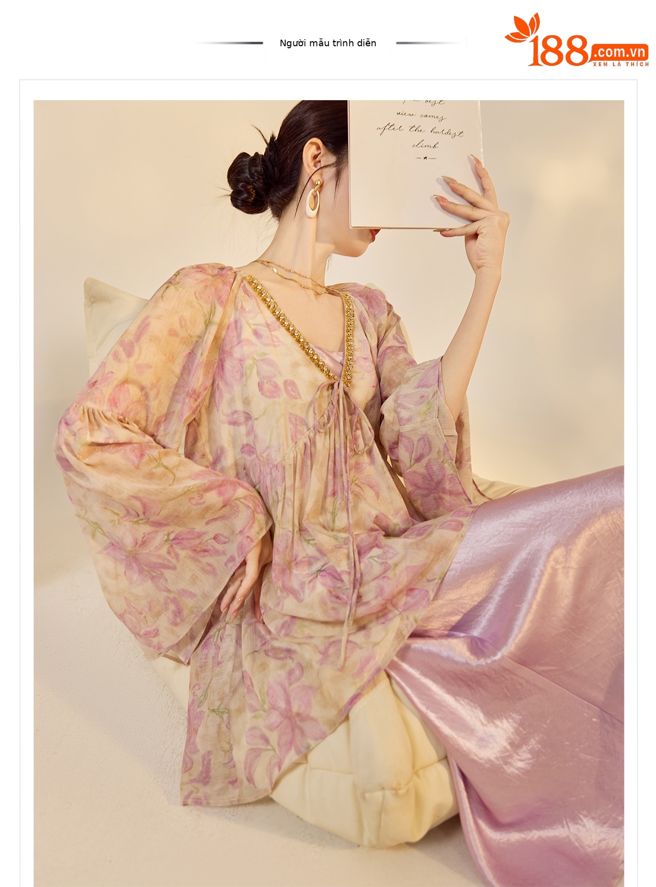 Áo kiểu nữ cổ V tay lồng đèn chất liệu chiffon phong cách Trung Hoa đính đá — màu tím nhạt chi tiết 1