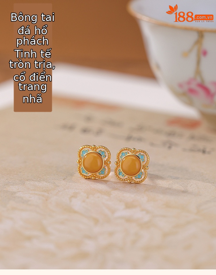 Bông tai bạc S925 mạ vàng hình vuông như ý, men răng, hoa văn rỗng phong cách Đôn Hoàng — một cặp chi tiết 3