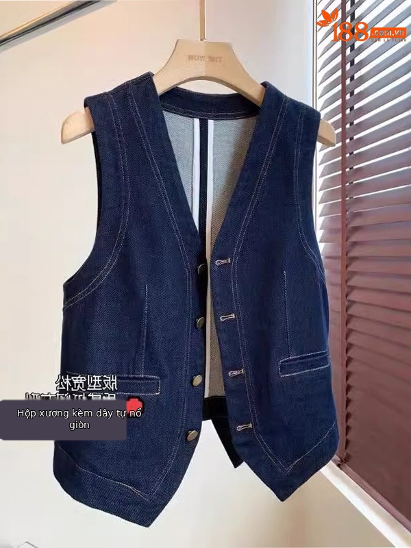 Áo vest màu xanh đậm