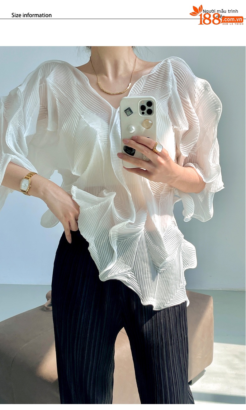 Áo thun nữ Miyake xếp ly thủ công cổ V phối ren ôm dáng — màu đen chi tiết 4