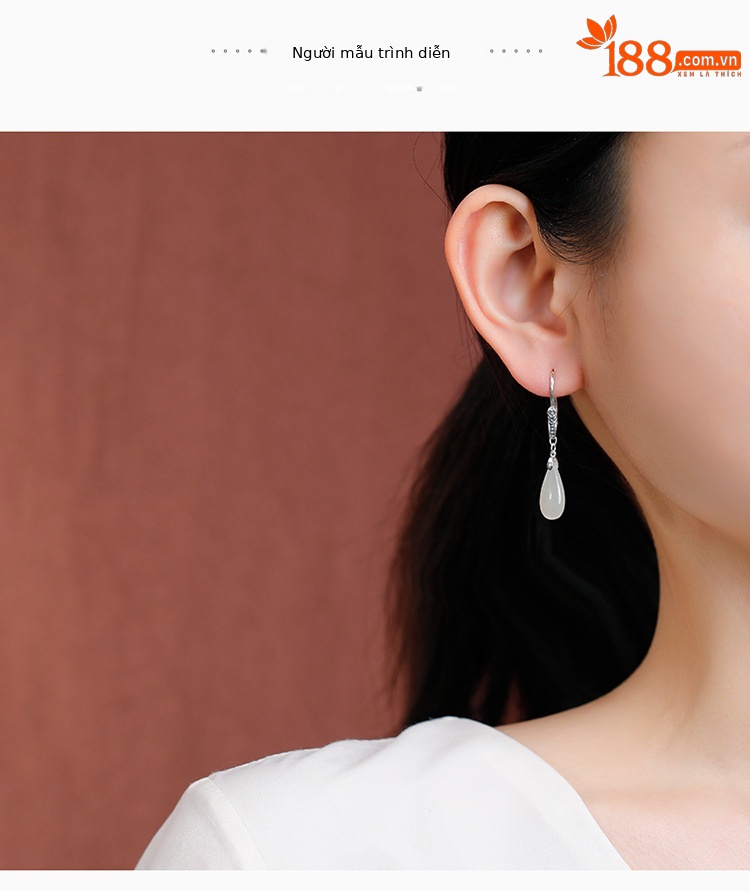 Khuyên tai móc nữ bạc S925 đính ngọc Hetian tự nhiên hình Ruyi — một cặp chi tiết 3