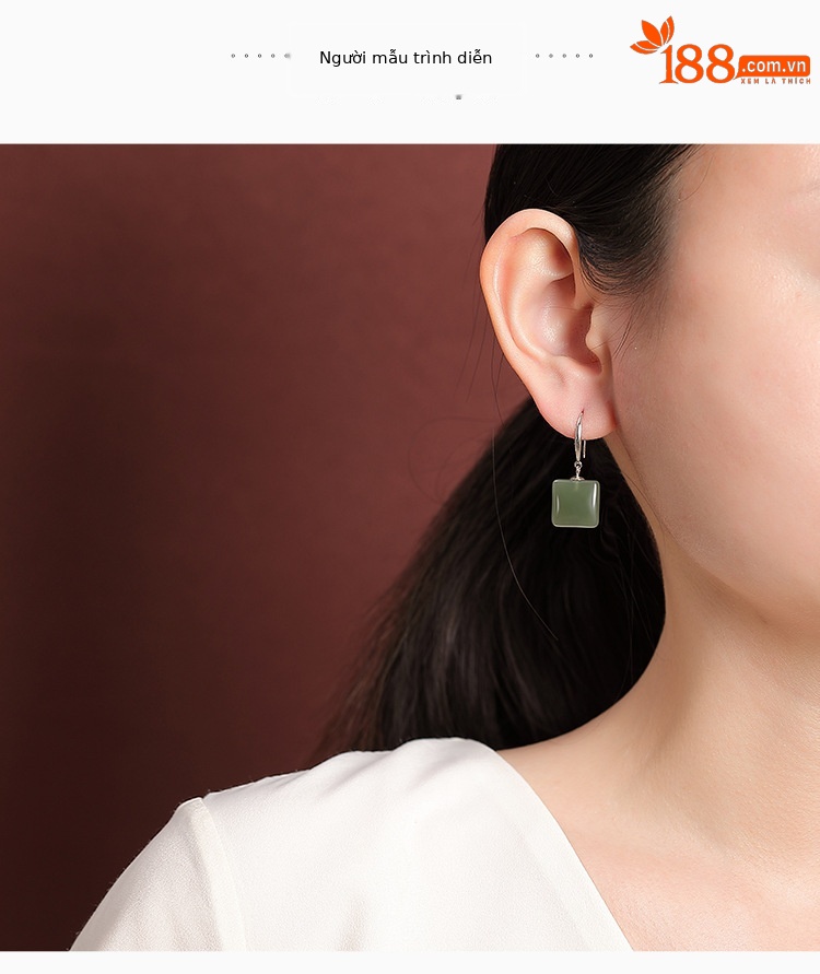 Bông tai bạc S925 đính ngọc Hetian xanh hình học vuông thanh lịch — một cặp chi tiết 5