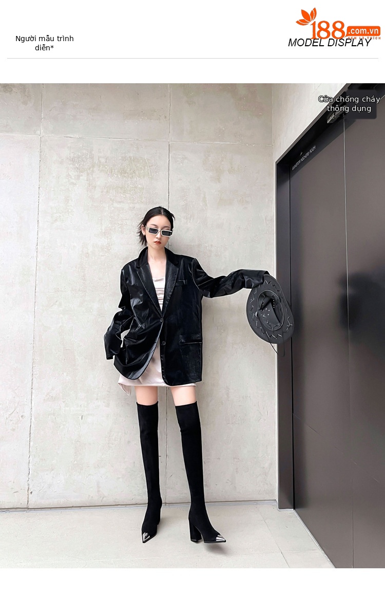 Boot nữ cổ cao quá gối da lộn mũi nhọn kim loại gót 8cm miệng chữ V — Lớp lót da lộn màu đen chi tiết 9