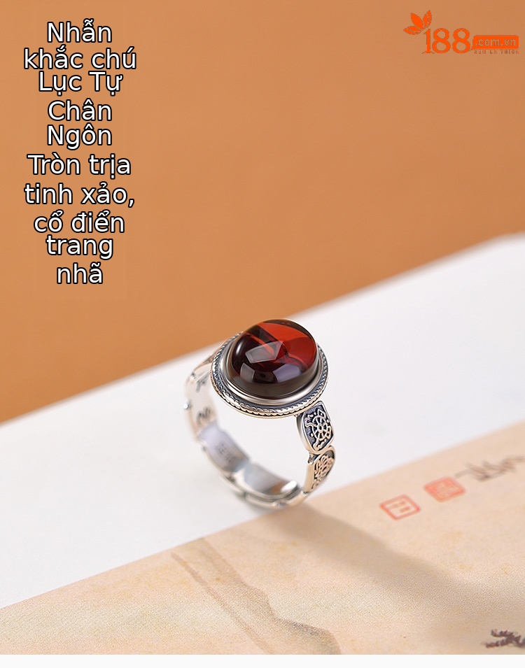 Nhẫn bạc S990 đính huyết hổ phách cabochon khắc chú sáu chữ phong cách Trung Hoa — Một mảnh chi tiết 1