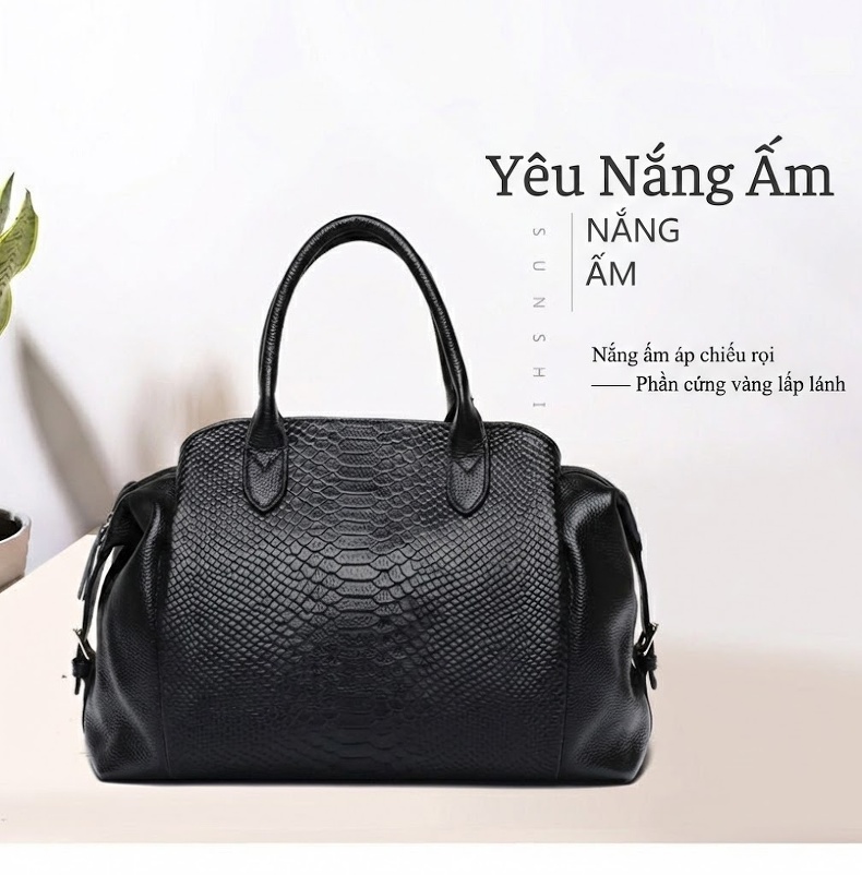 Túi Đeo Chéo Nữ Da Bò Vân Rắn Cỡ Lớn Màu Đen chi tiết 1