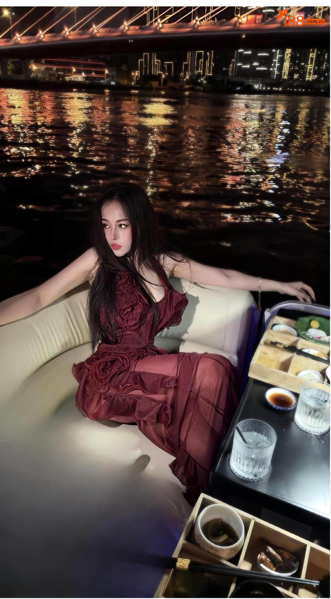 Váy Dài Nữ Hở Lưng Thiết Kế Hoa 3D Màu Đỏ Rượu Vang chi tiết 10