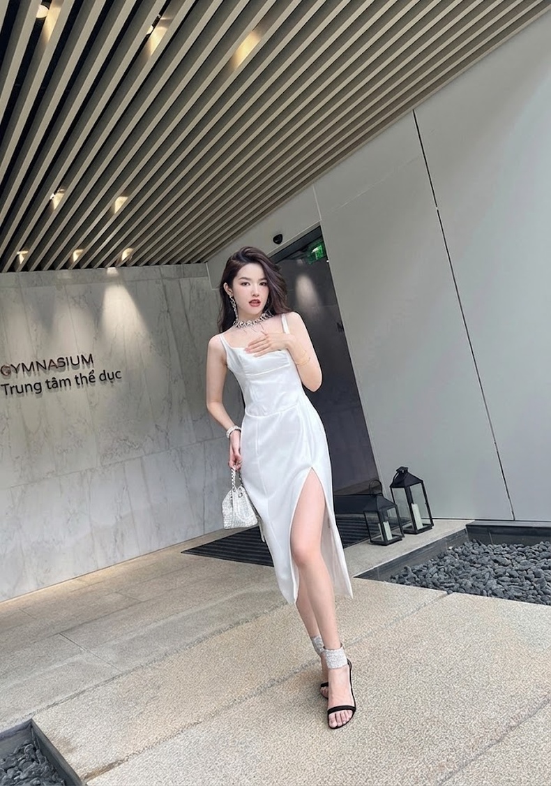 Váy Hai Dây Nữ Dáng Ôm Eo Xẻ Tà Cổ chữ Vuông Không Tay Phong Cách Tối Giản Màu Vàng, Đen, Trắng chi tiết 12