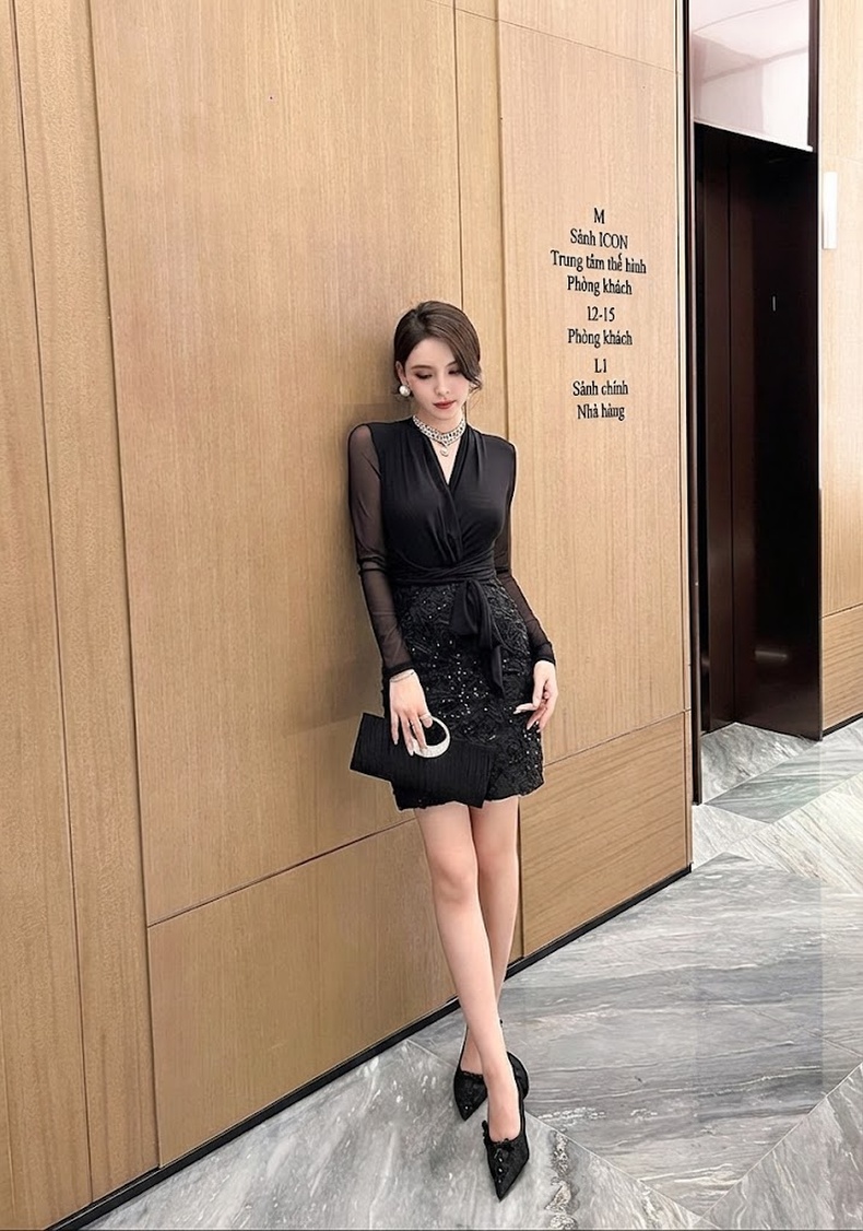 Váy Ôm Body Nữ Cổ chữ V Lưới Tay Dài Đính Hoa 3D Lấp Lánh Màu Đen chi tiết 15